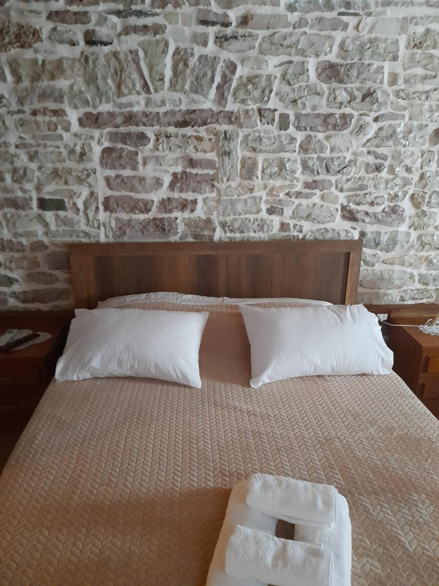 Guest House Ani Gjirokaster Room photo