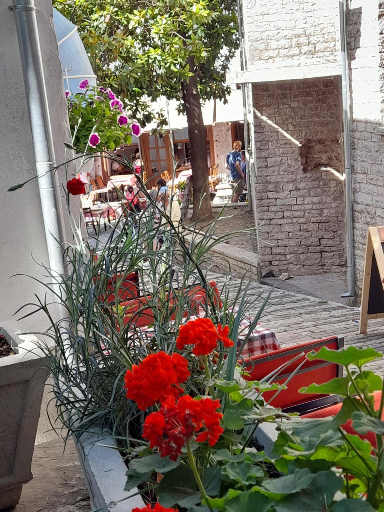 Guest House Ani Gjirokaster Exterior photo